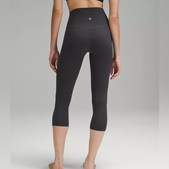 Lululemon Align High Rise Crop 21” NWT Size 8 - Picture 2 of 6